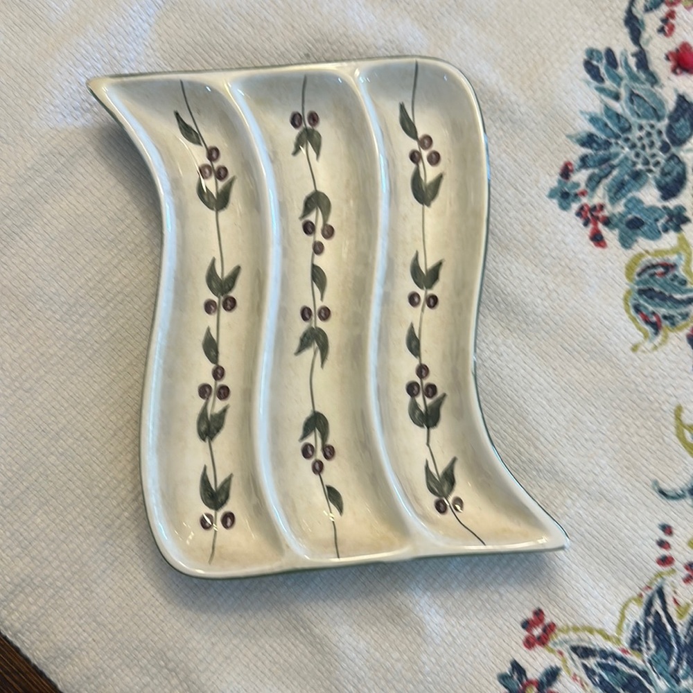 Olive Dish in Oliveto by ONEIDA